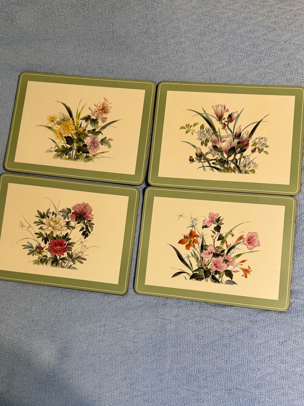 Set of 4 Floral Place Mats with Green Border vintage Pimpernel